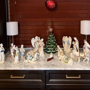 Lenox First Blessing Nativity 16 piece set